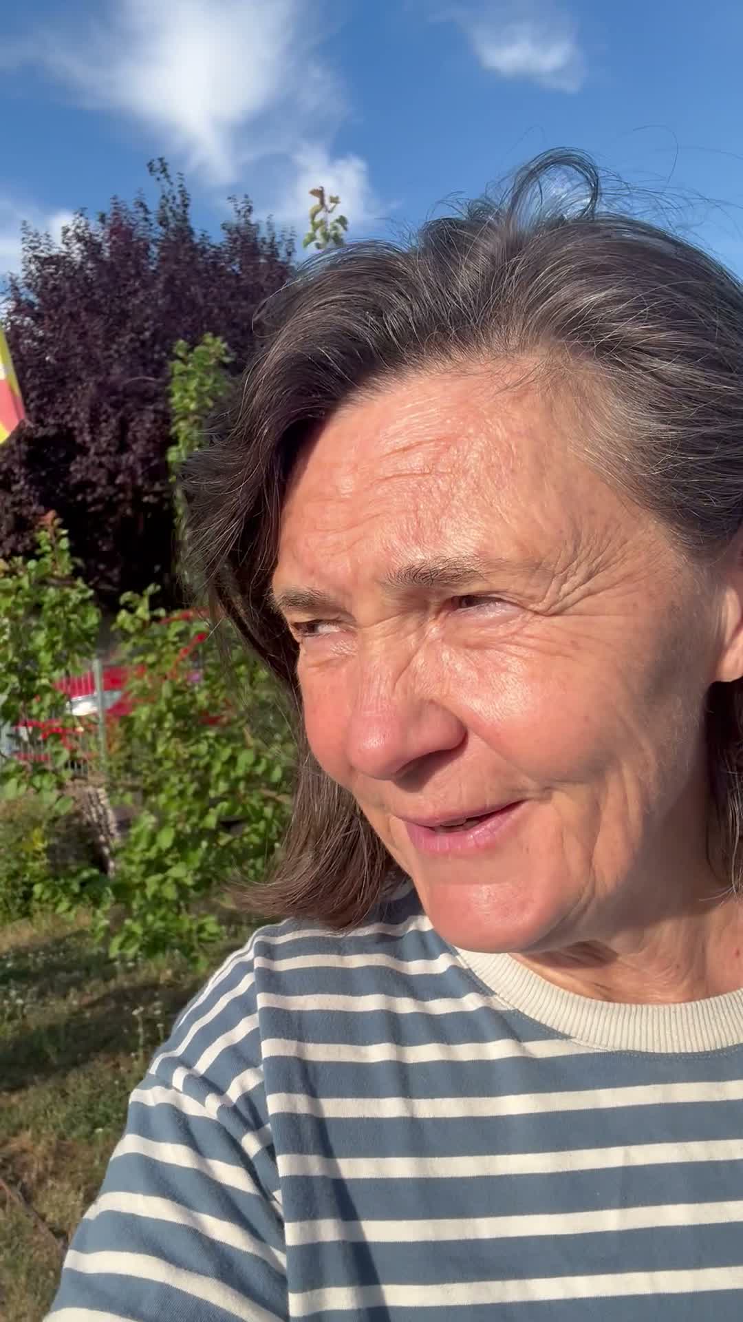 Vorschaubild zum Video „Auch der Garten bekommt das BESTE“